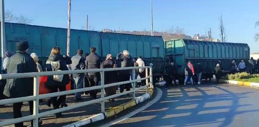 Zonguldak’ta trenin vagonları birbirinden ayrıldı