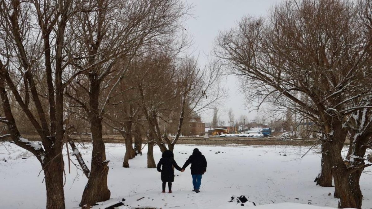 Ağrı'da kış manzarası göz kamaştırıyor