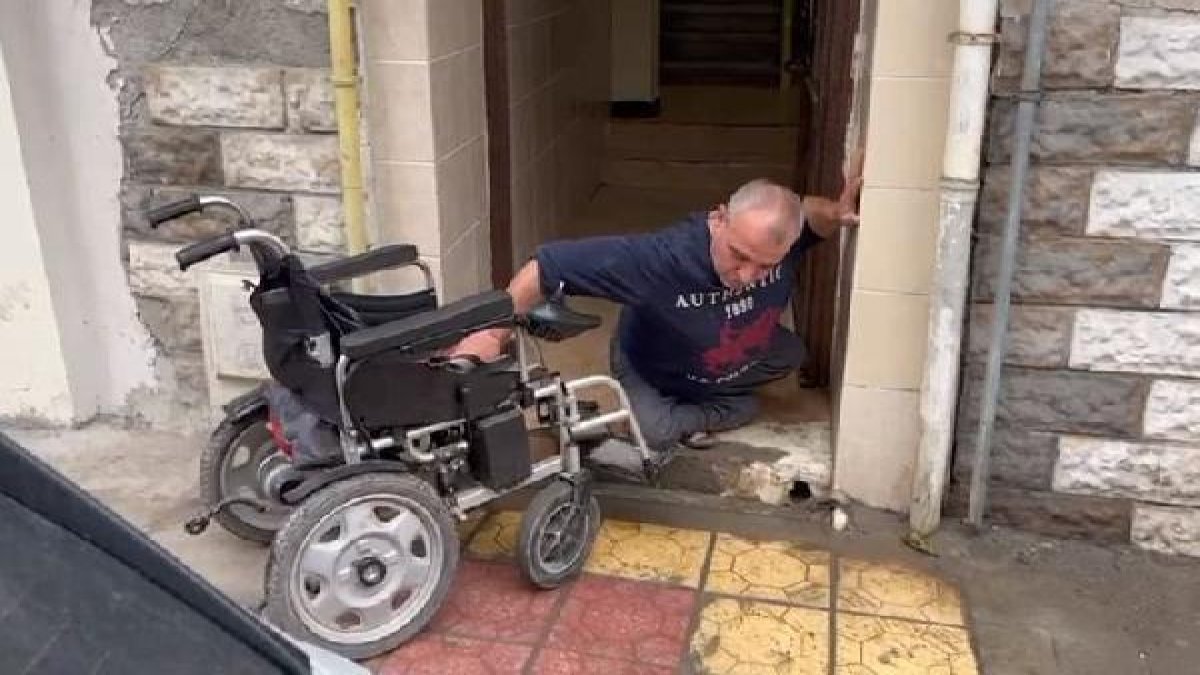 Engelli vatandaşın tekerlekli sandalyesini çaldılar