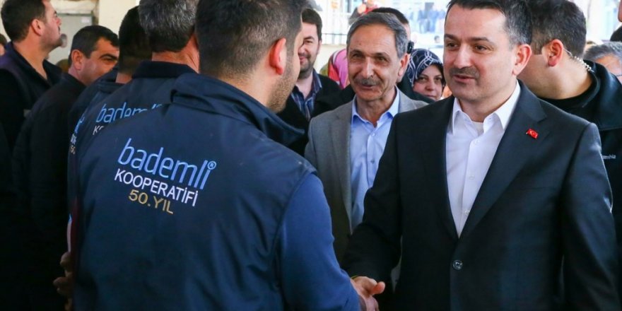 Pakdemirli'den "2021 sonunda et ithalatı yapılmayacak" açıklaması