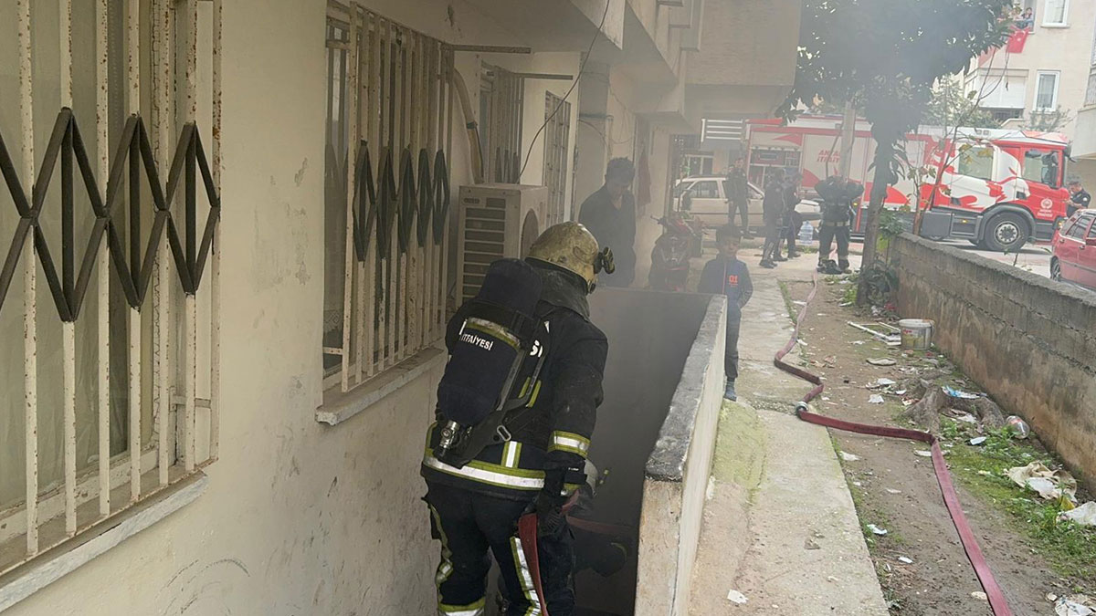 Antalya'da iş yerinde yangın