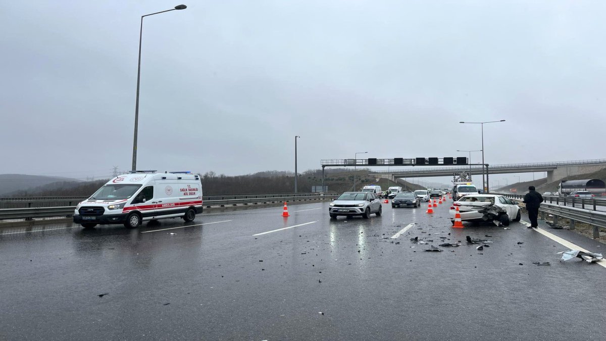 Kuzey Marmara Otoyolu'nda zincirleme trafik kazası meydana geldi