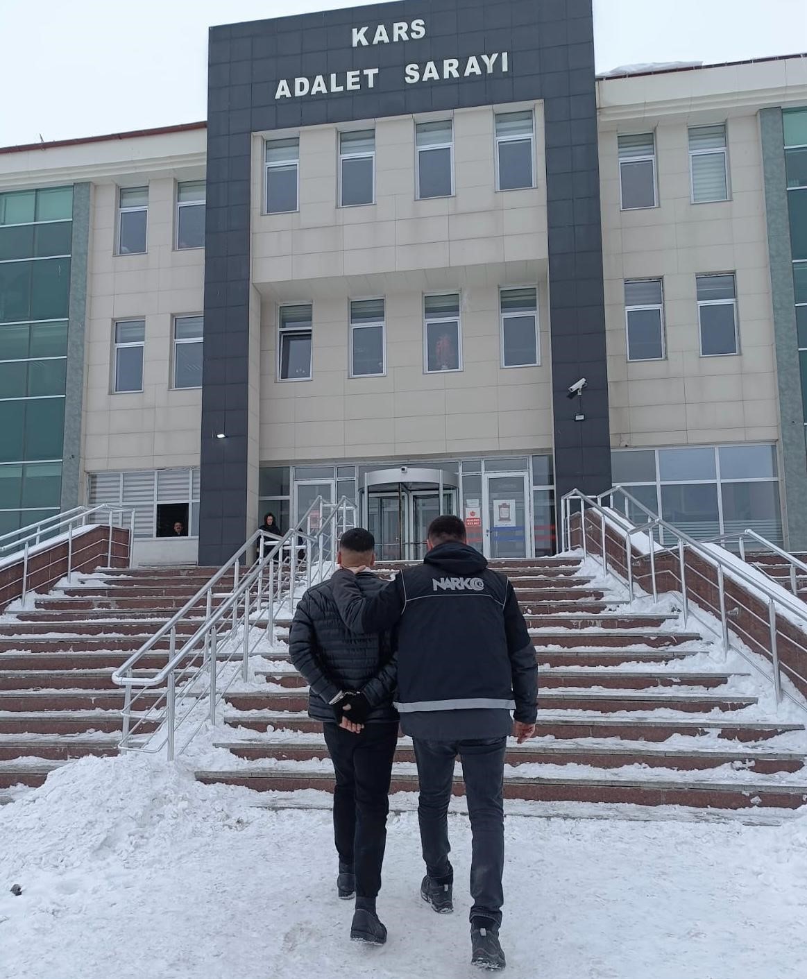 Kars’ta 12 yıl cezası olan 1 kişi yakalandı
