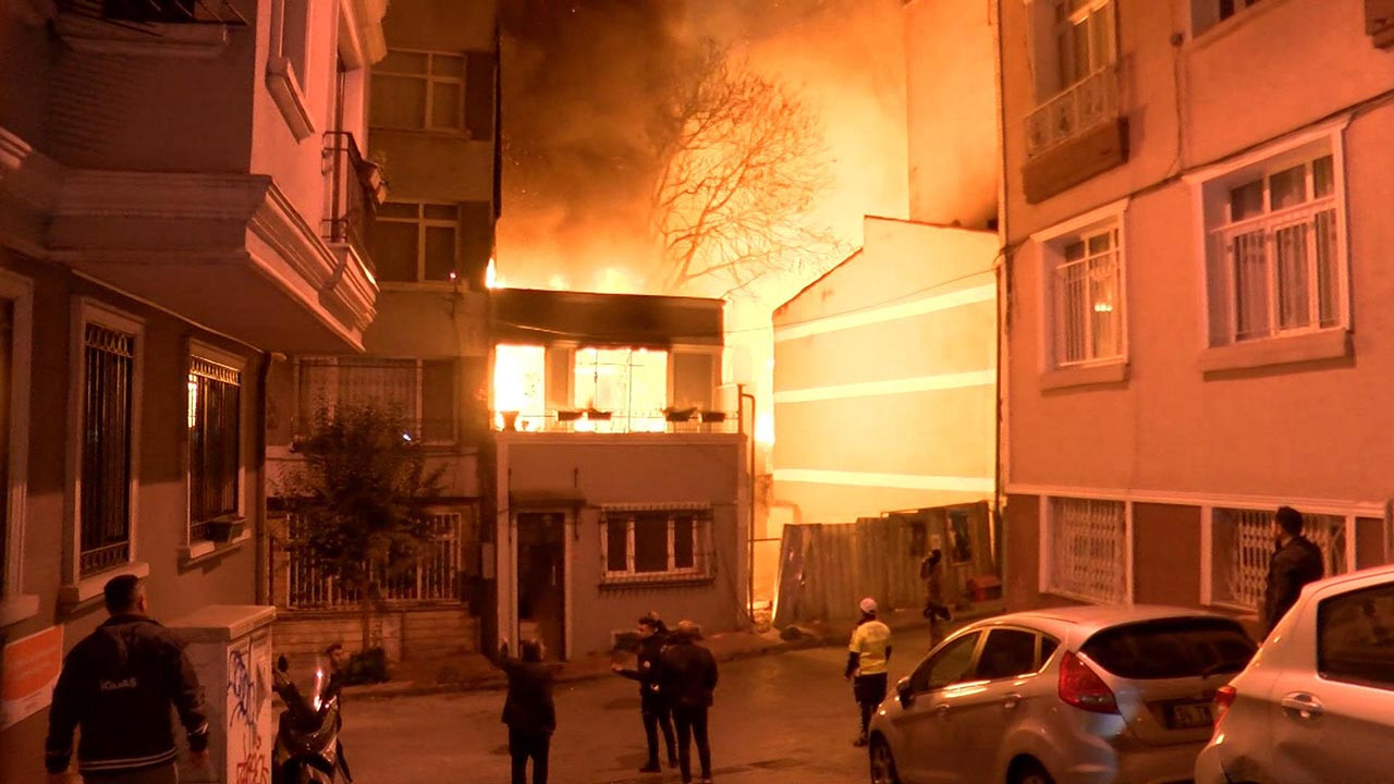 Kırklareli'nde korkutan metruk bina yangını
