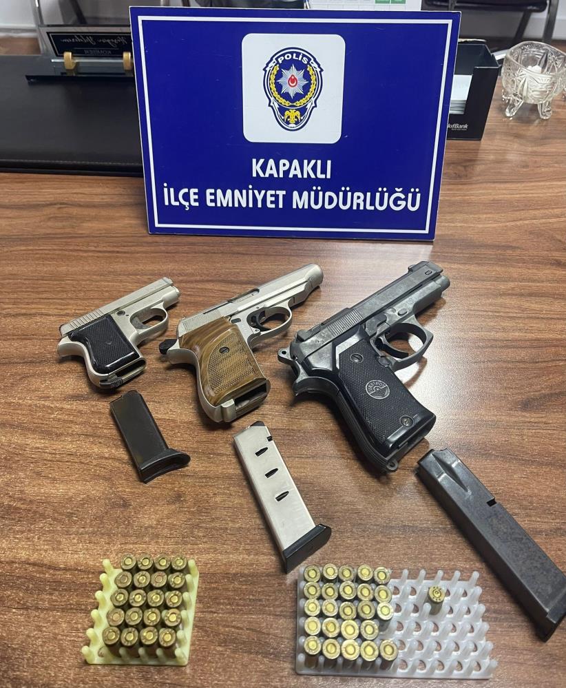 Tekirdağ'da polis ekipleri 3 adet silah ele geçirdi