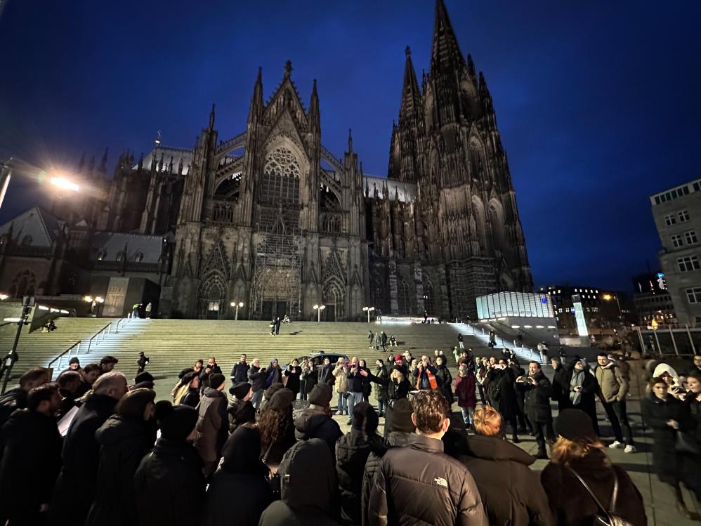 Depremlerde yaşamını yitirenler Dom Katedrali önünde anıldı