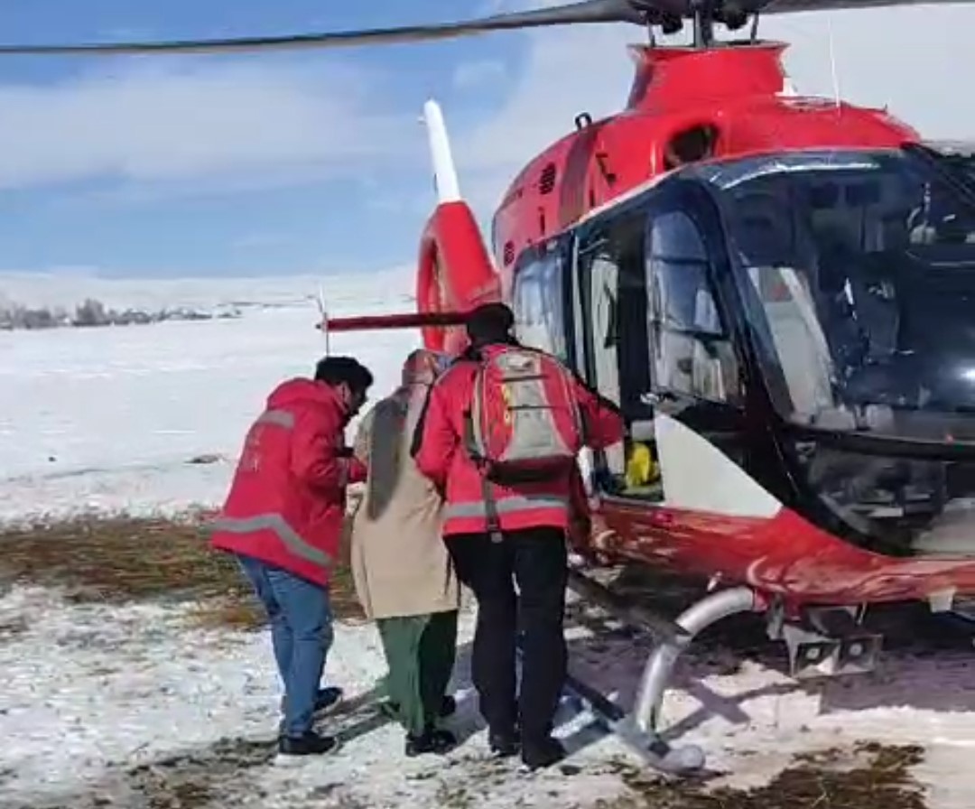 Van'da hasta kadın için helikopter havalandı