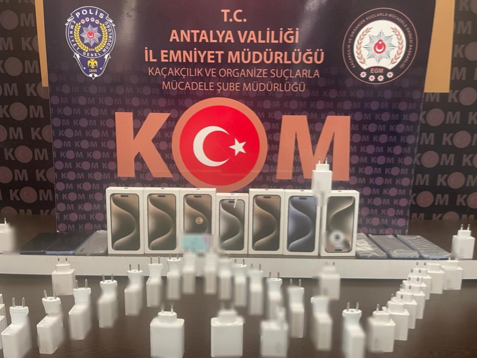 Antalya'da kaçakçılık suçundan 10 kişi yakalandı