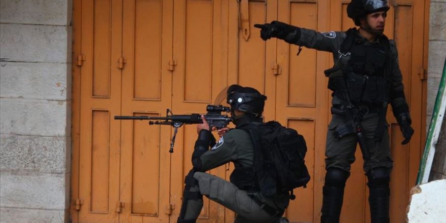 İsrail askerleri Gazze'de 4 Filistinliyi yaraladı