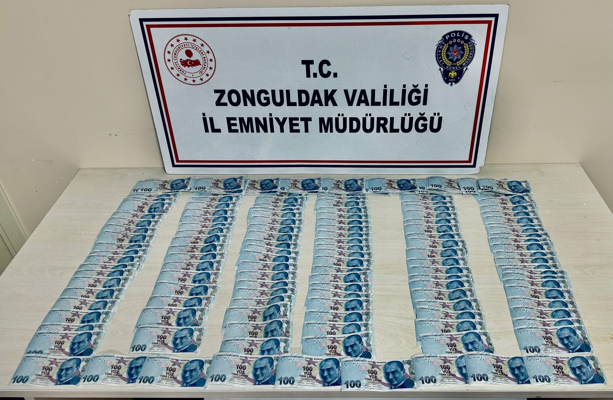 Zonguldak’ta bir kişinin üstünde 15 bin TL sahte para çıktı