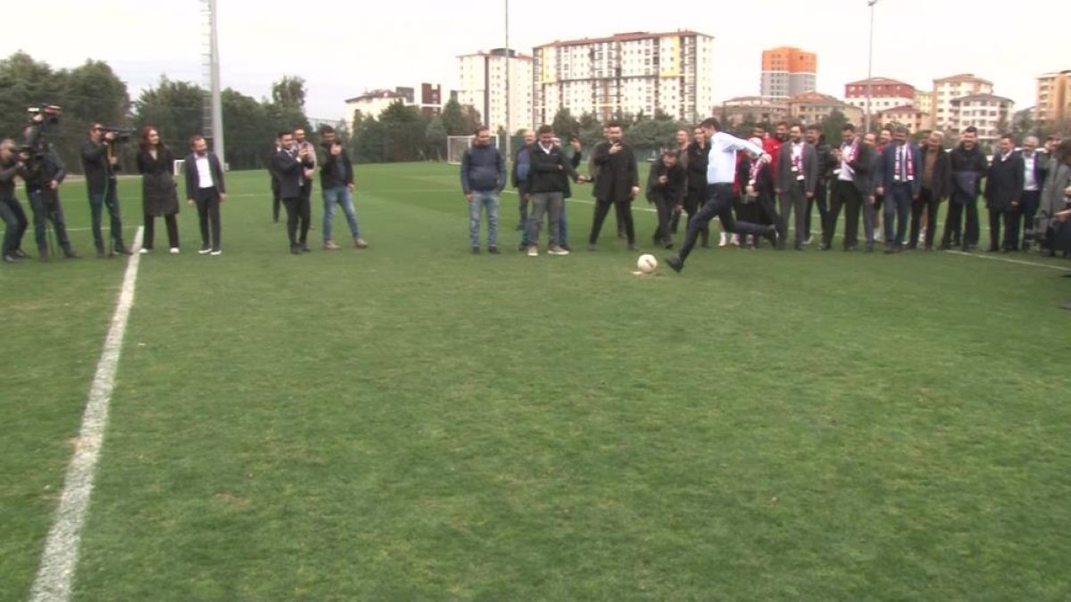 Ekrem İmamoğlu'ndan sonra Murat Kurum'da futboldaki hünerini sergiledi
