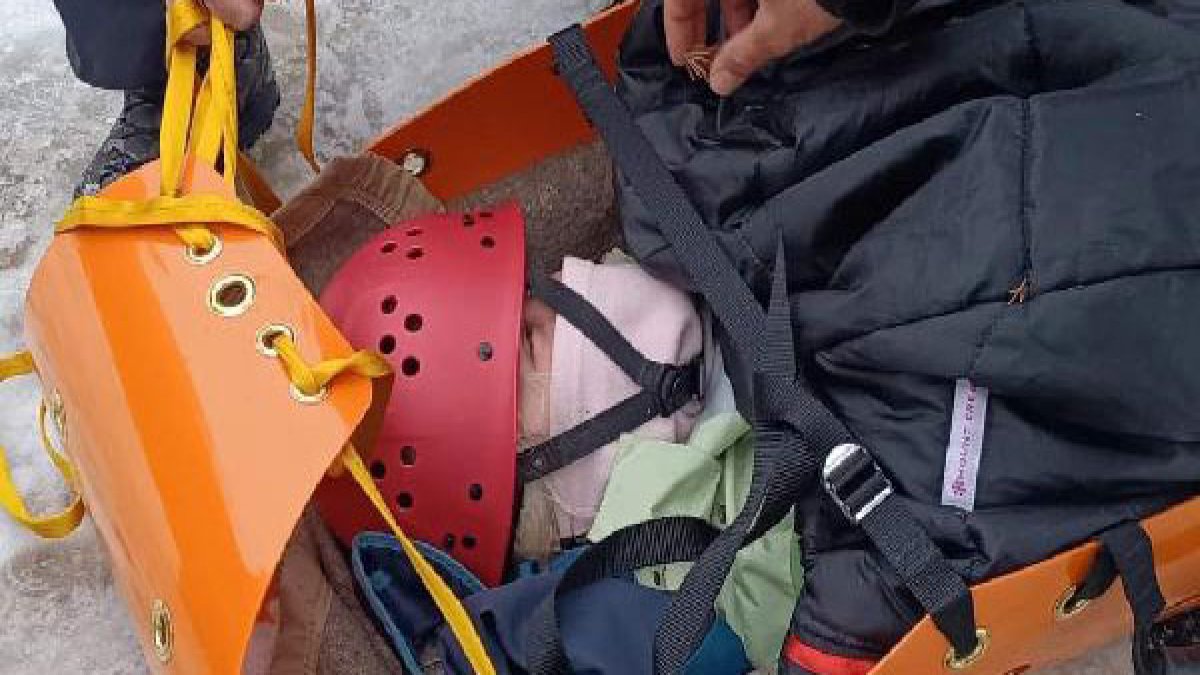 Tırmanış sırasında düşen dağcı kurtarıldı