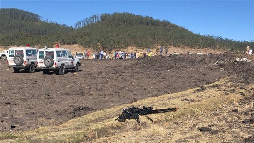 Etiyopya'da yolcu uçağı düştü