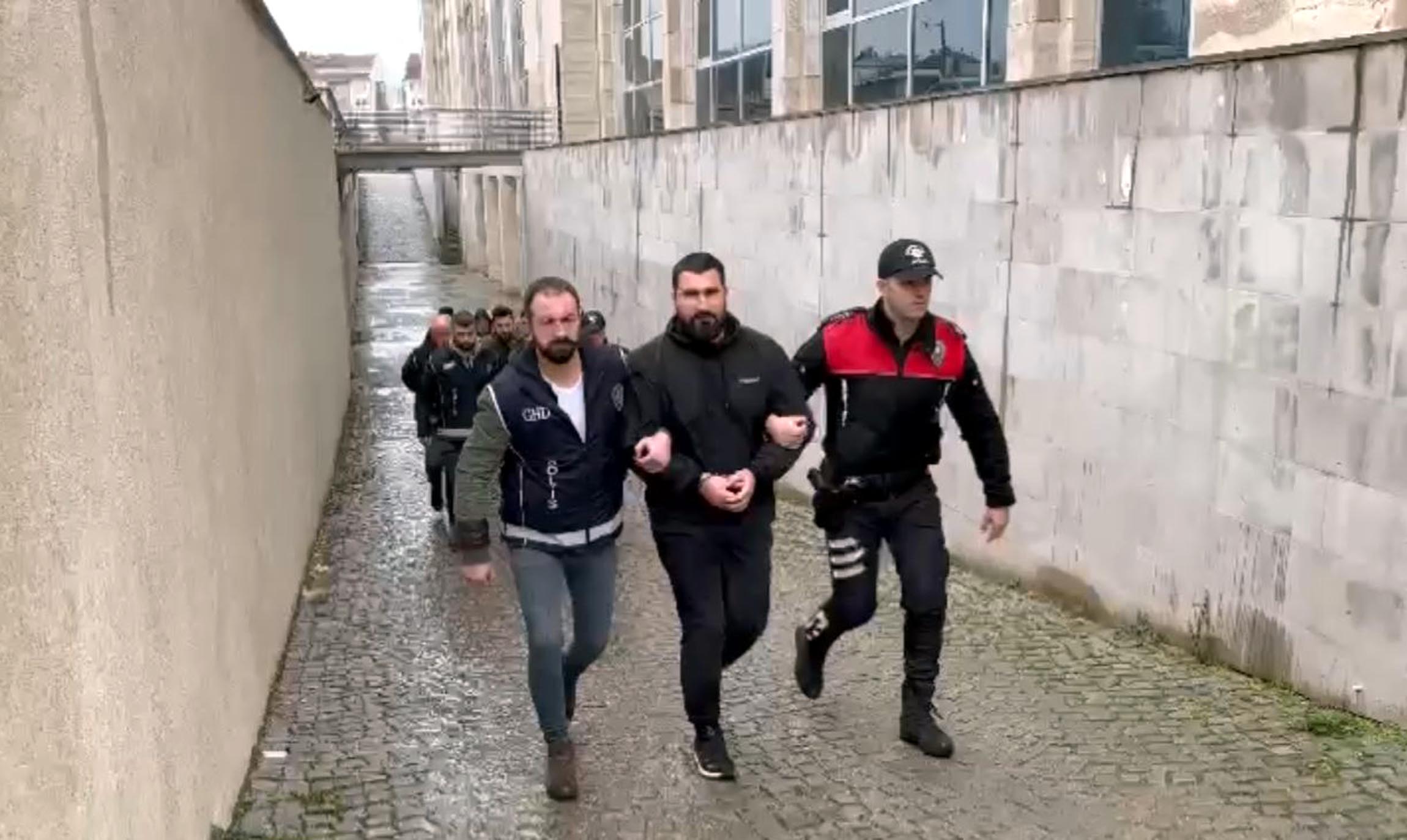 Edirne'de 8 göçmen kaçakçısı tutuklandı