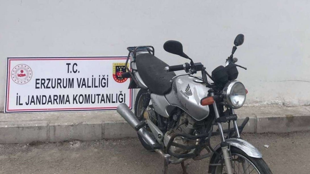 Erzurum'da Jandarma ekipleri motosiklet hırsızlarını yakaladı