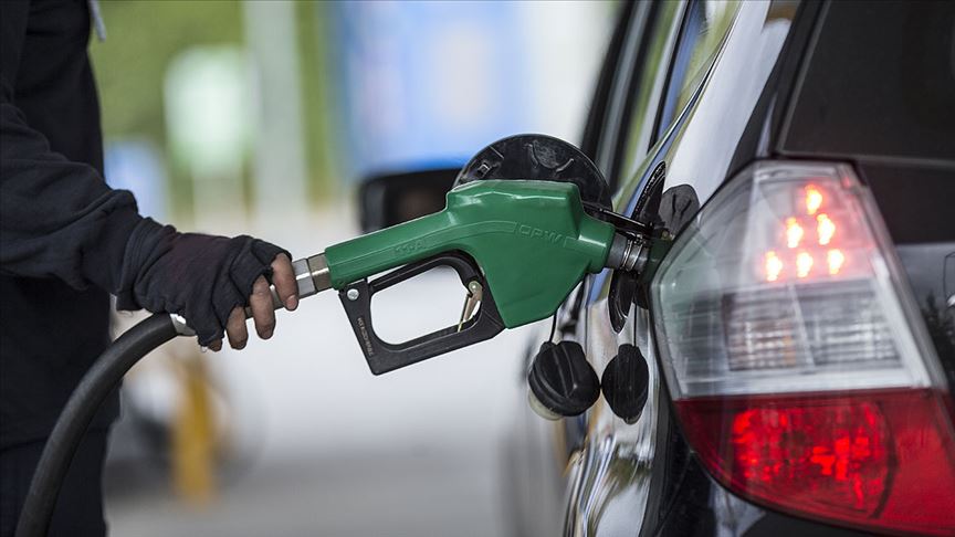 Benzine yine zam geldi