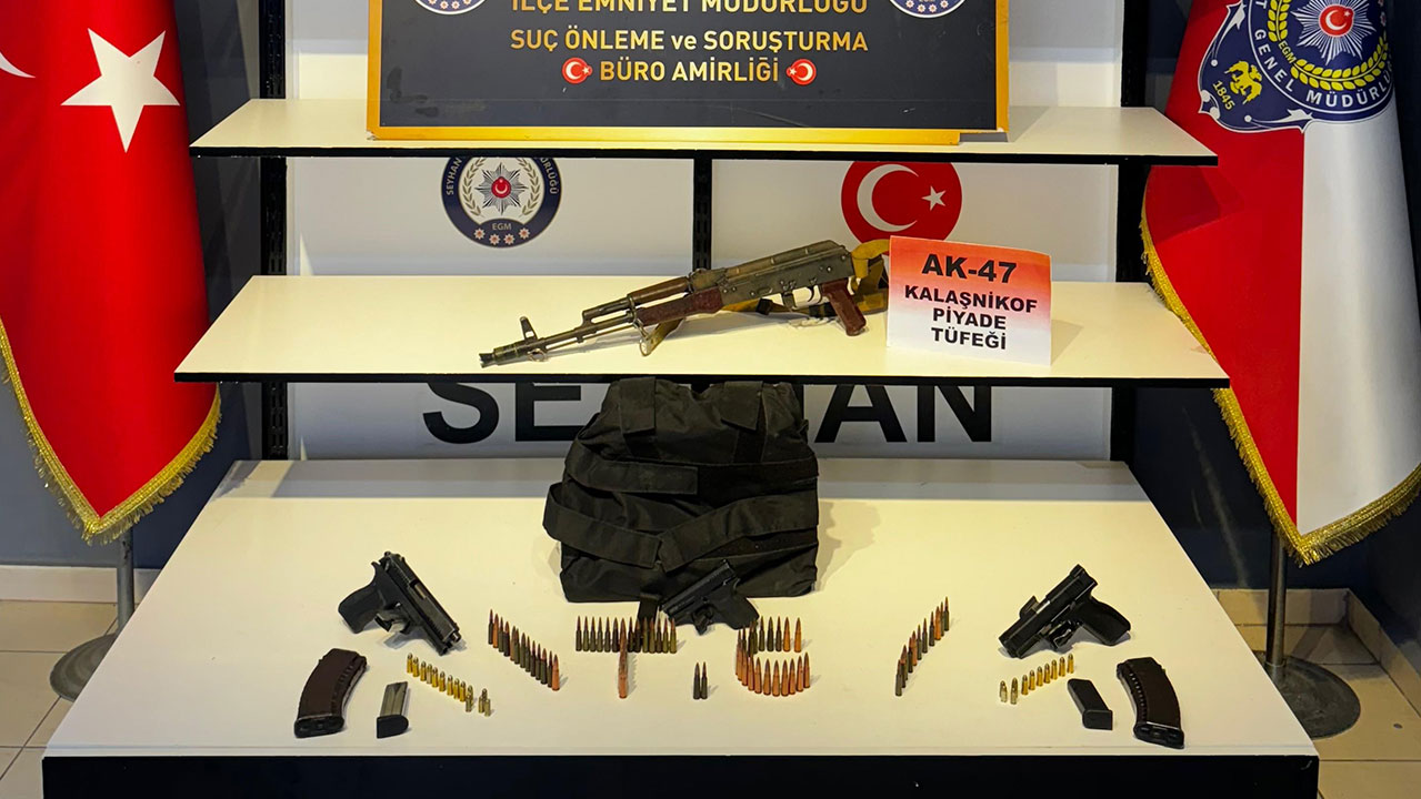 Adana'da kalaşnikof tüfek ele geçirildi