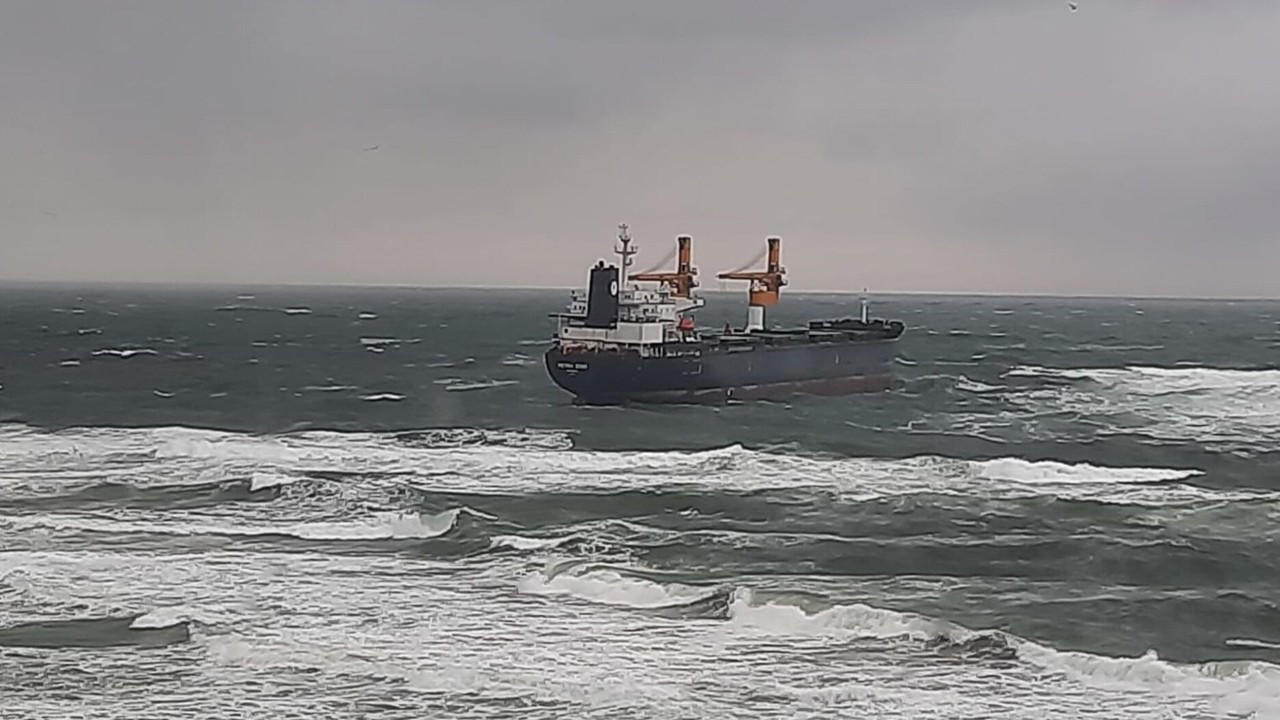 Marmara Denizi'nde hareketli dakikalar 'Kargo gemisi battı
