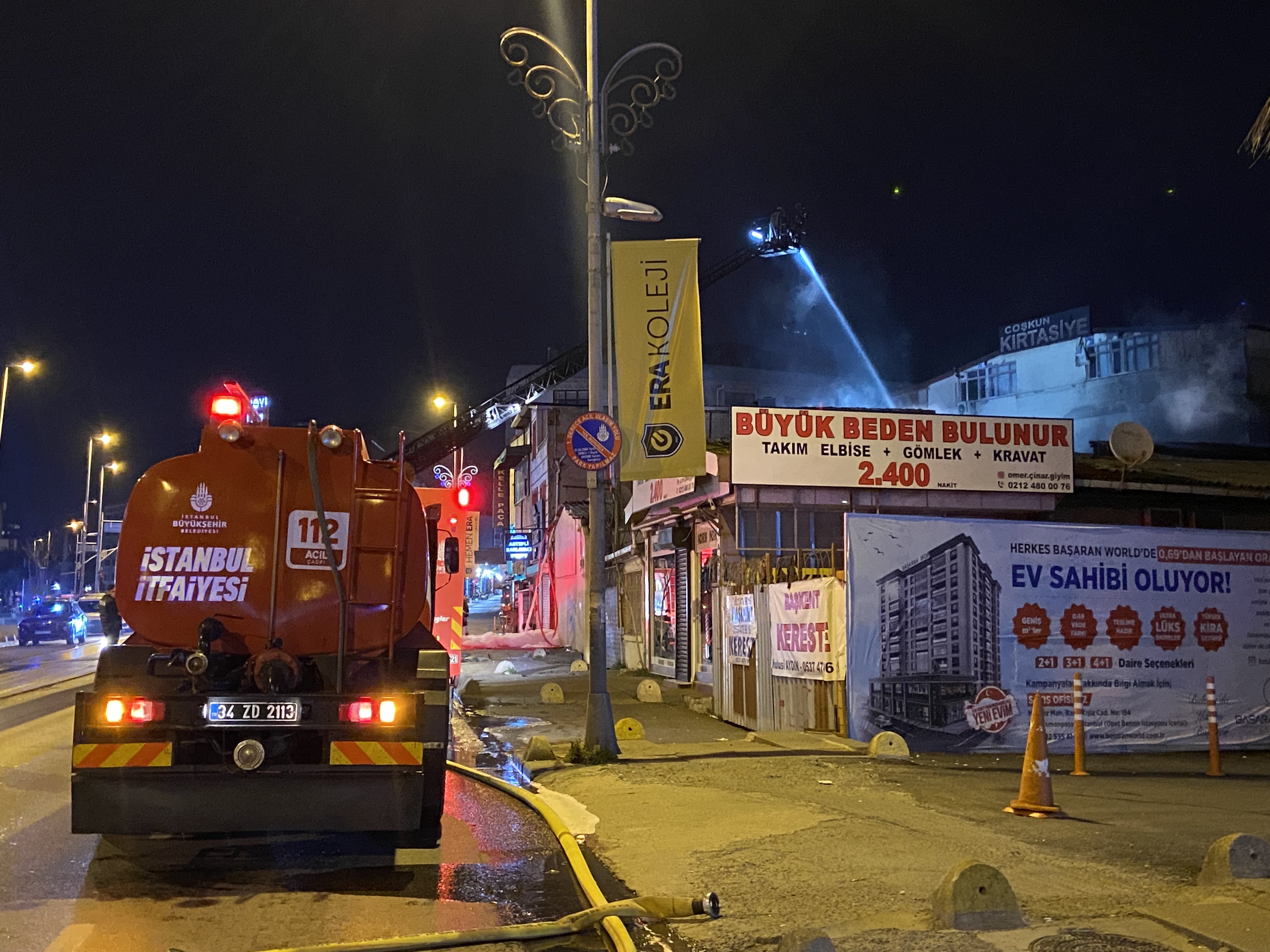 Gaziosmanpaşa’da 2 katlı iş yerinde yangın çıktı