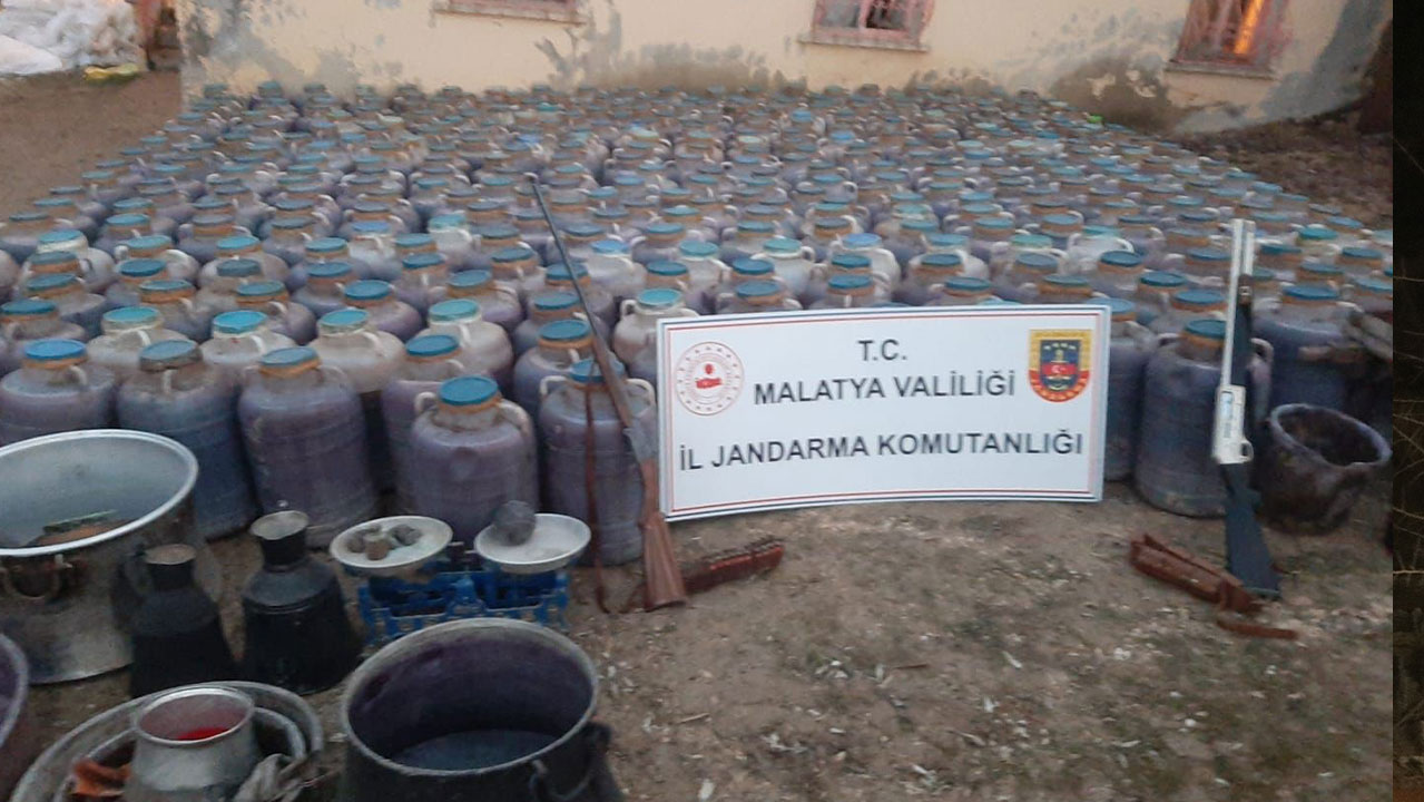 Malataya'da binlerce litre kaçak içki ele geçirildi