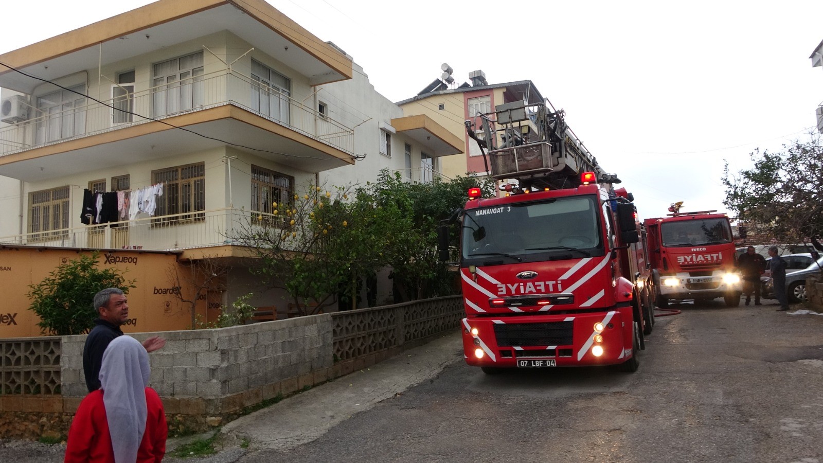 Antalya'da devrilen soba yangın çıkardı
