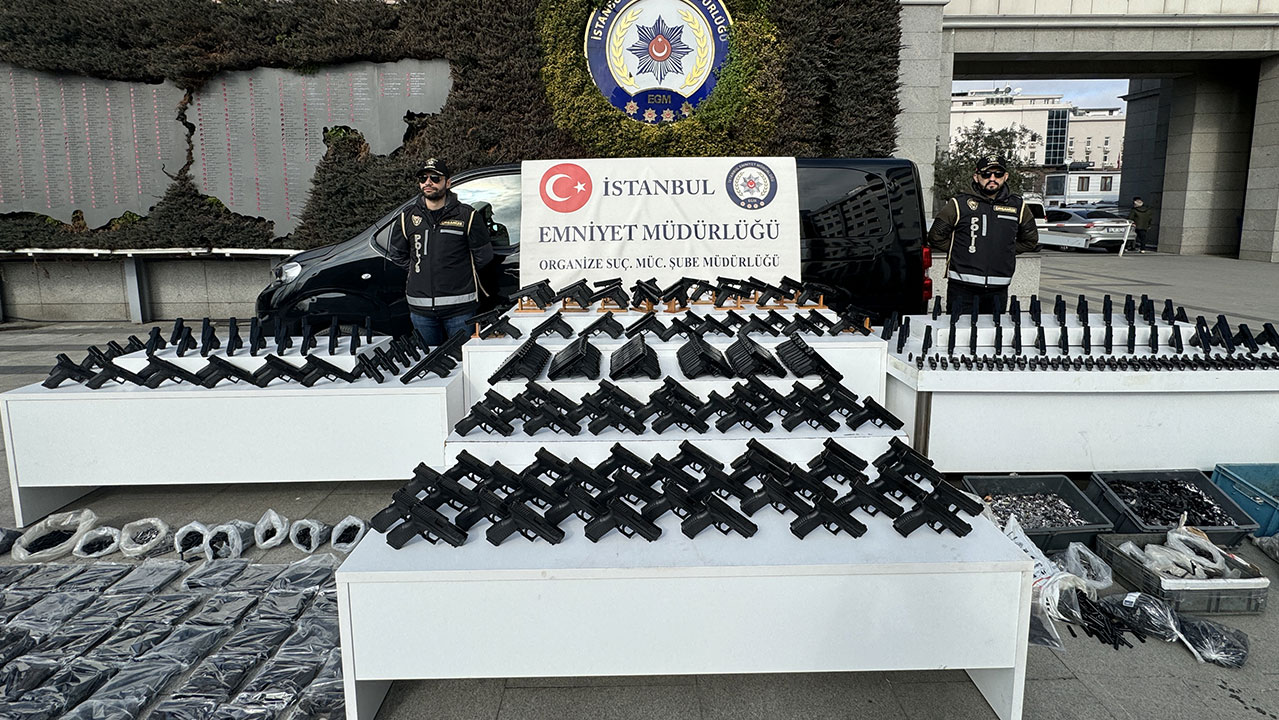 İstanbul'da kaçak silah operasyonları 'Yüzlerce silah ele geçirildi'