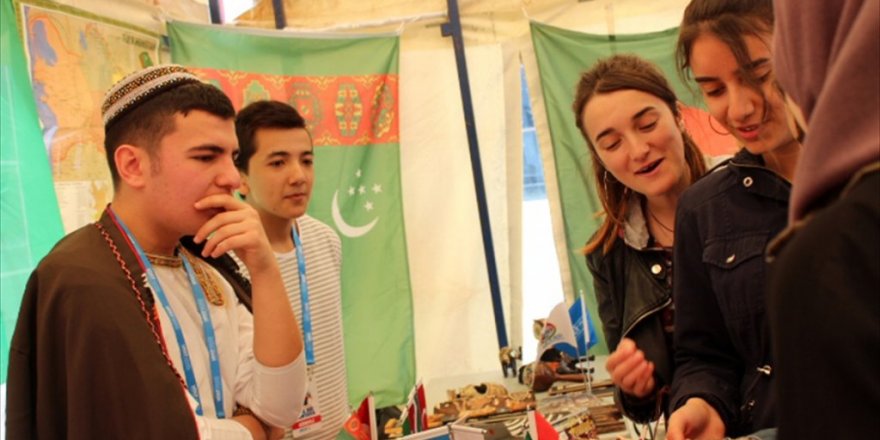 Türkiye'deki yabancı öğrenciler Manisa'da buluştu