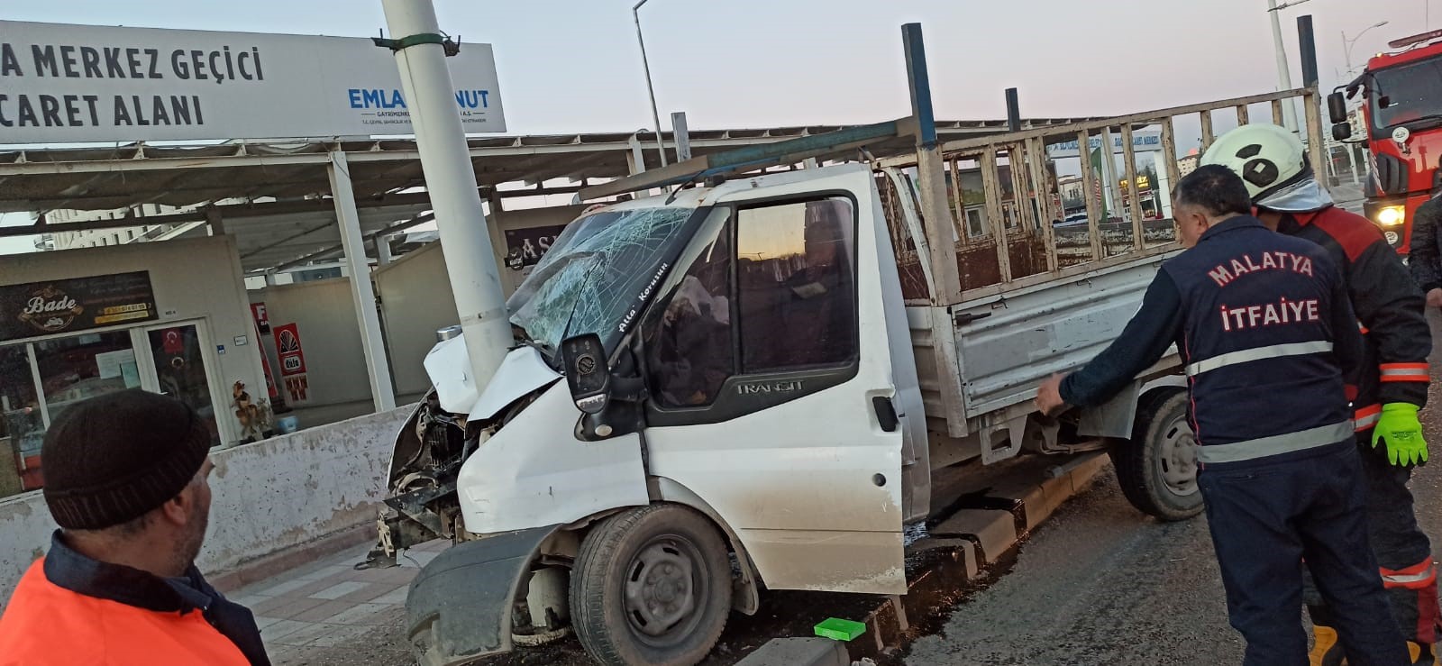 Malatya'da meydana gelen feci kazada sürücü ağır yaralandı