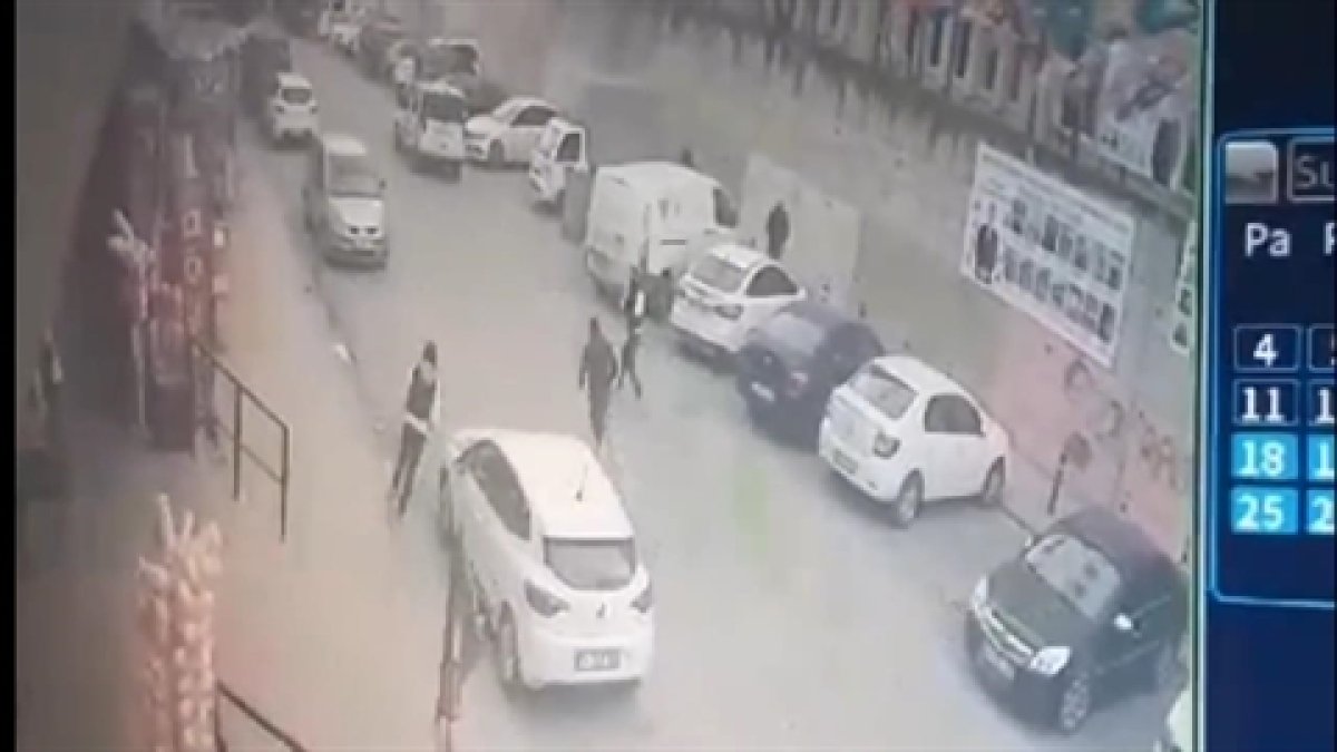 Arnavutköy'de uzun namlulu silahlarla saldırı