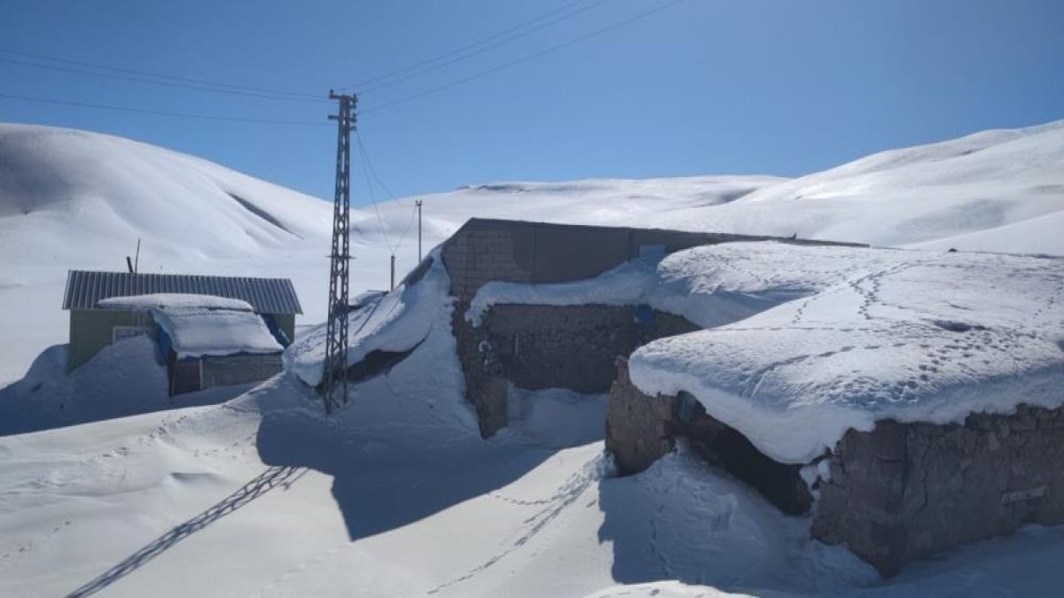 Türkiye'de o bölgeye 3 metre kar yağdı 'Görenler inanamadı'