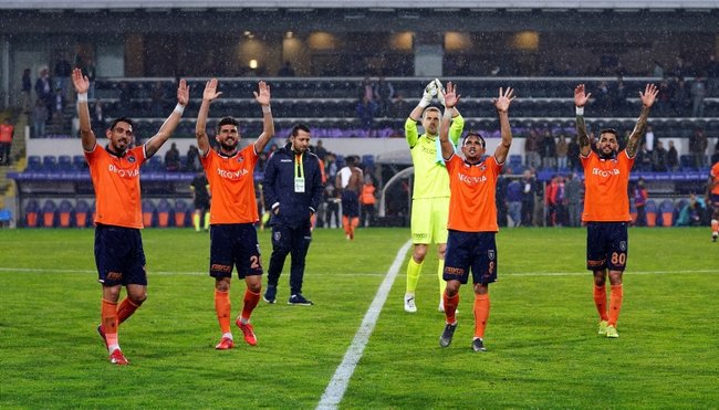 Medipol Başakşehir puan farkını yeniden 6'ya yükseltti