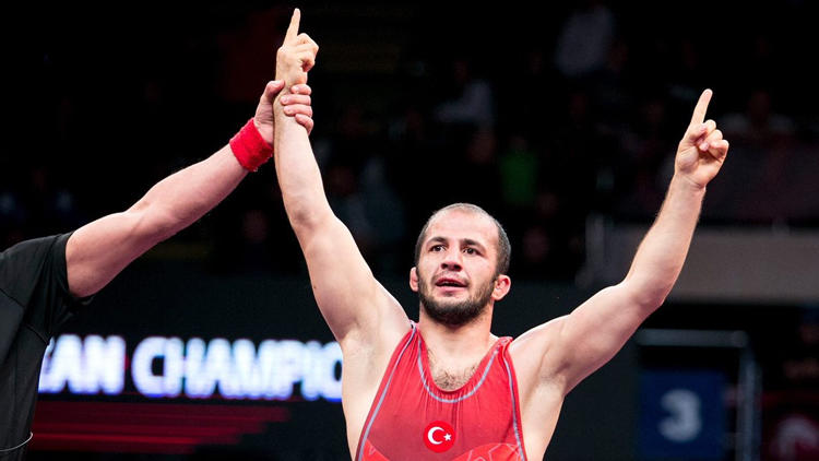 Mustafa Kaya'dan altın madalya