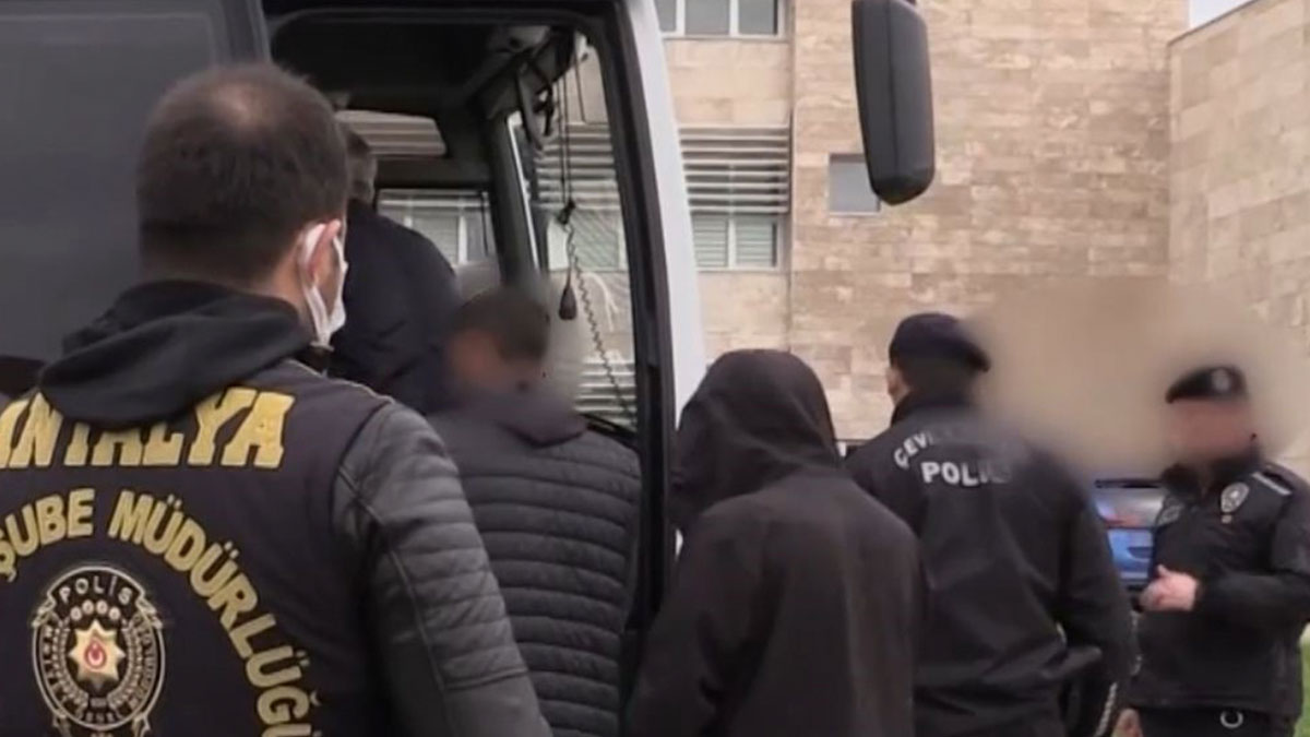 Antalya'da yüzlerce şüpheli yakalandı