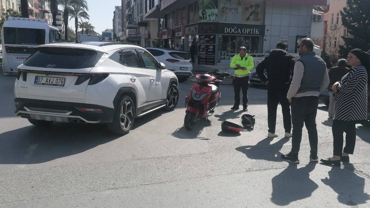 Manavgat'ta motosiklet kazası '1 yaralı'
