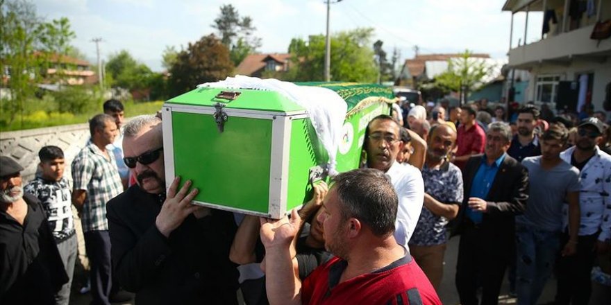 Dilber Ay son yolculuğuna uğurlandı