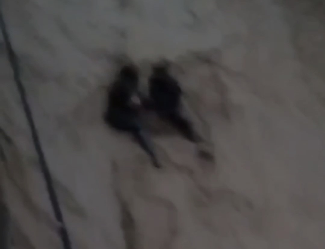 Cizre'de iki vatandaş sele kapıldı Son anda kurtuldular