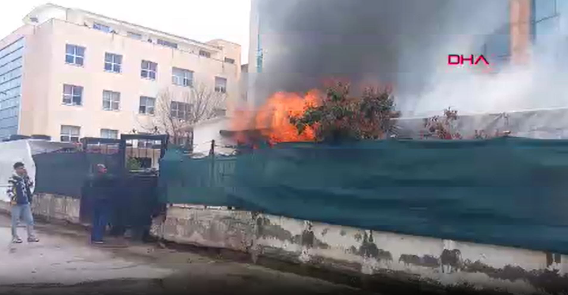 Diyarbakır’da depoda yangın çıktı