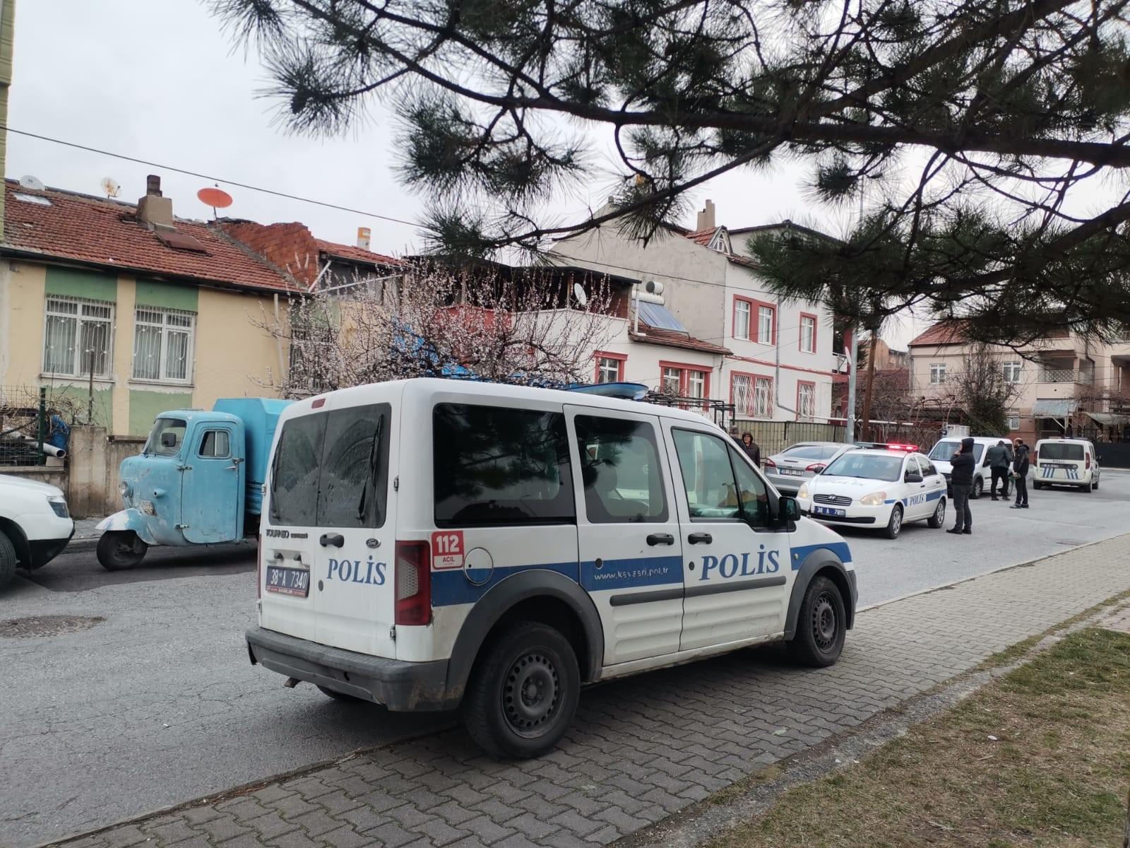 Kayseri'de üçüncü kattan düşen genç kız ağır yaralandı