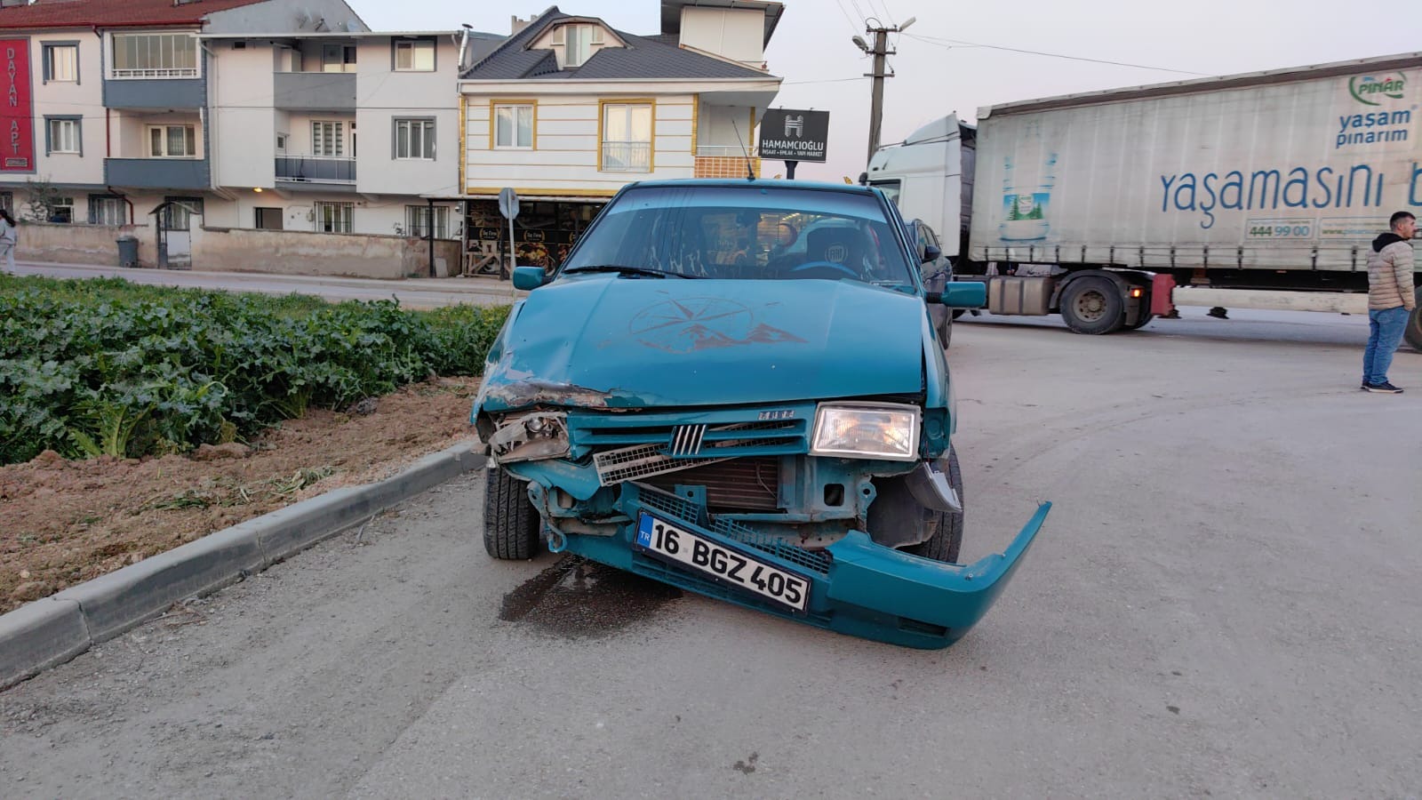 Bursa’da kaza ‘2 otomobil kafa kafaya çarpıştı’