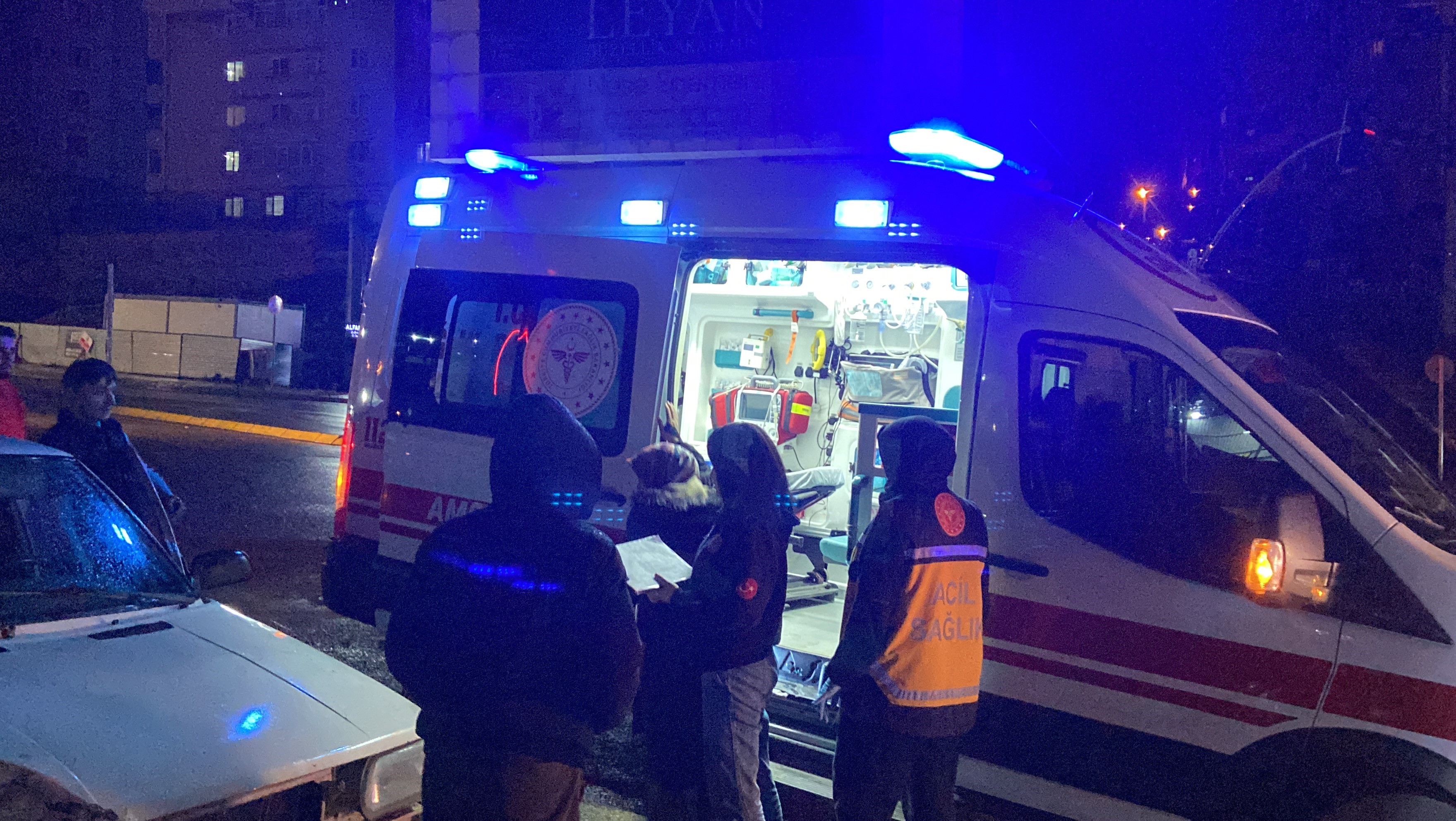 Gebze'de pikap ile otomobil çarpıştı 1 hafif yaralı