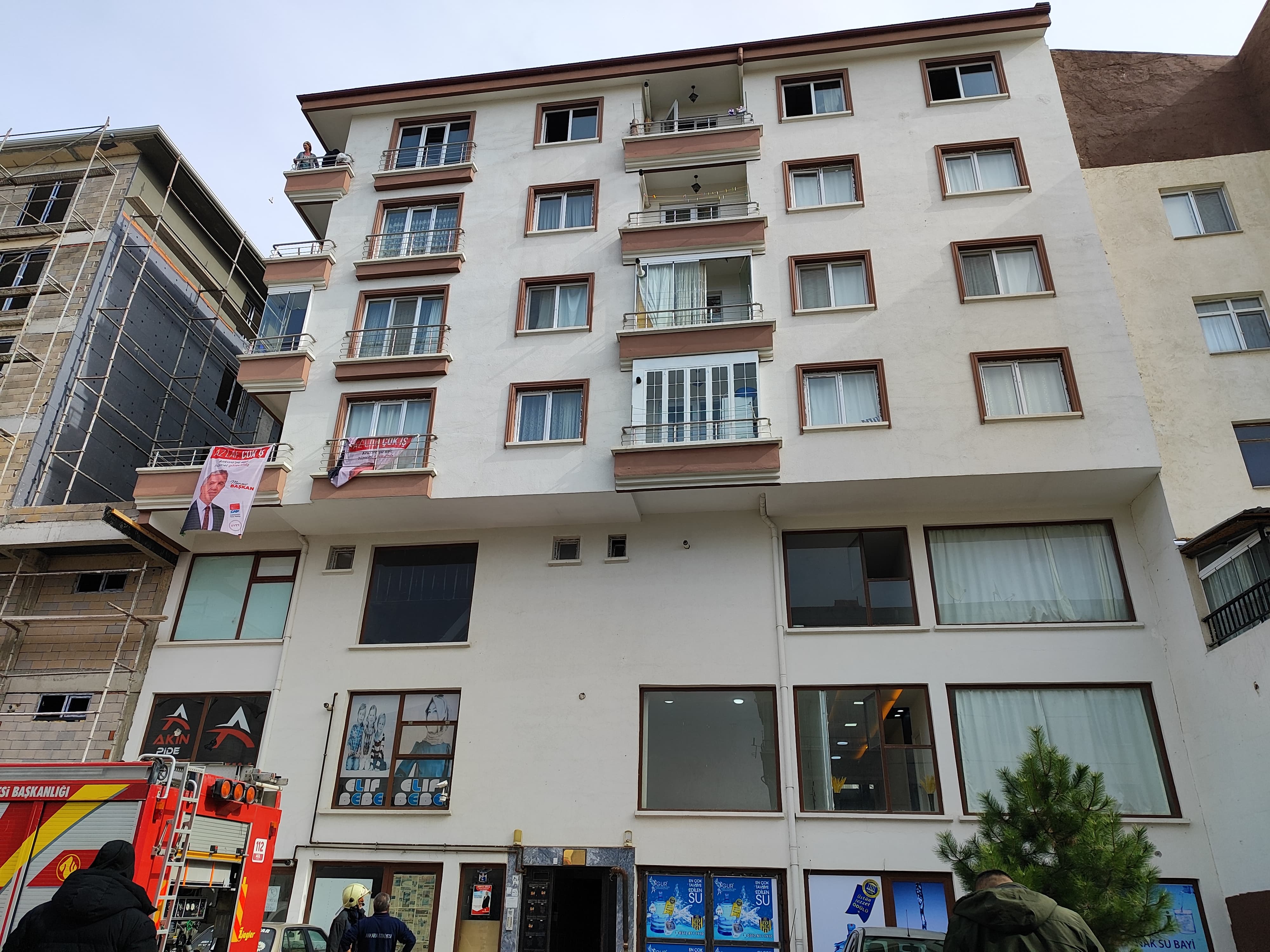 Ankara’da bir apartmanda yangın ‘Ev kullanılmaz hale geldi’