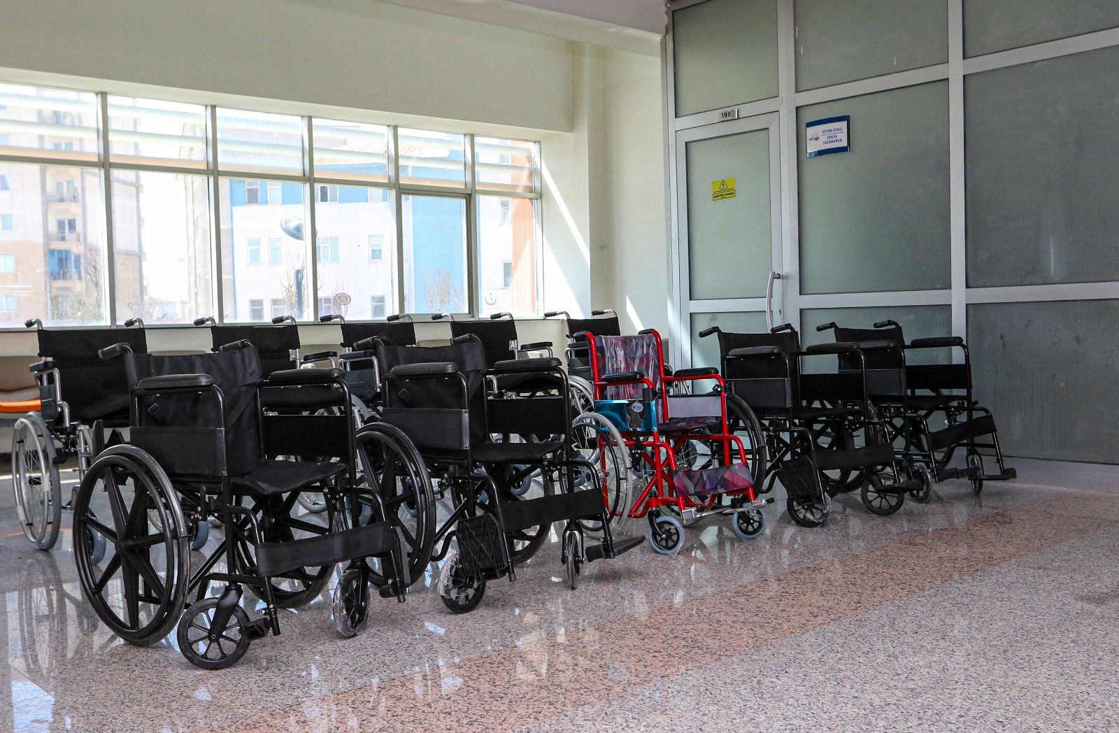 Van’da tekerlekli sandalye desteği sağlandı