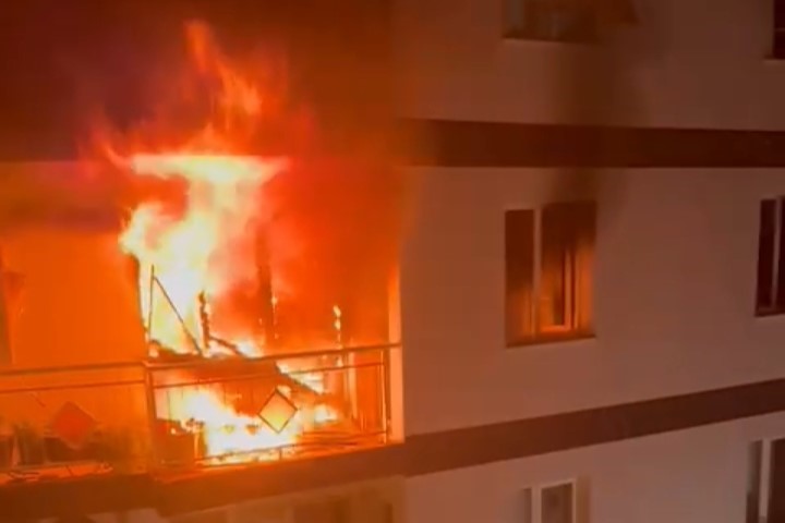 Apartmanda çıkan yangın 1 can aldı 3 kişi yaralandı