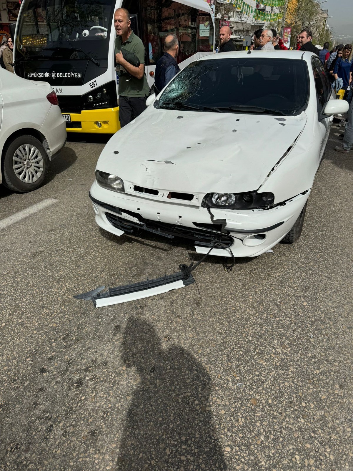 Bursa'da trafik kazası 'Ölü ve yaralılar var'