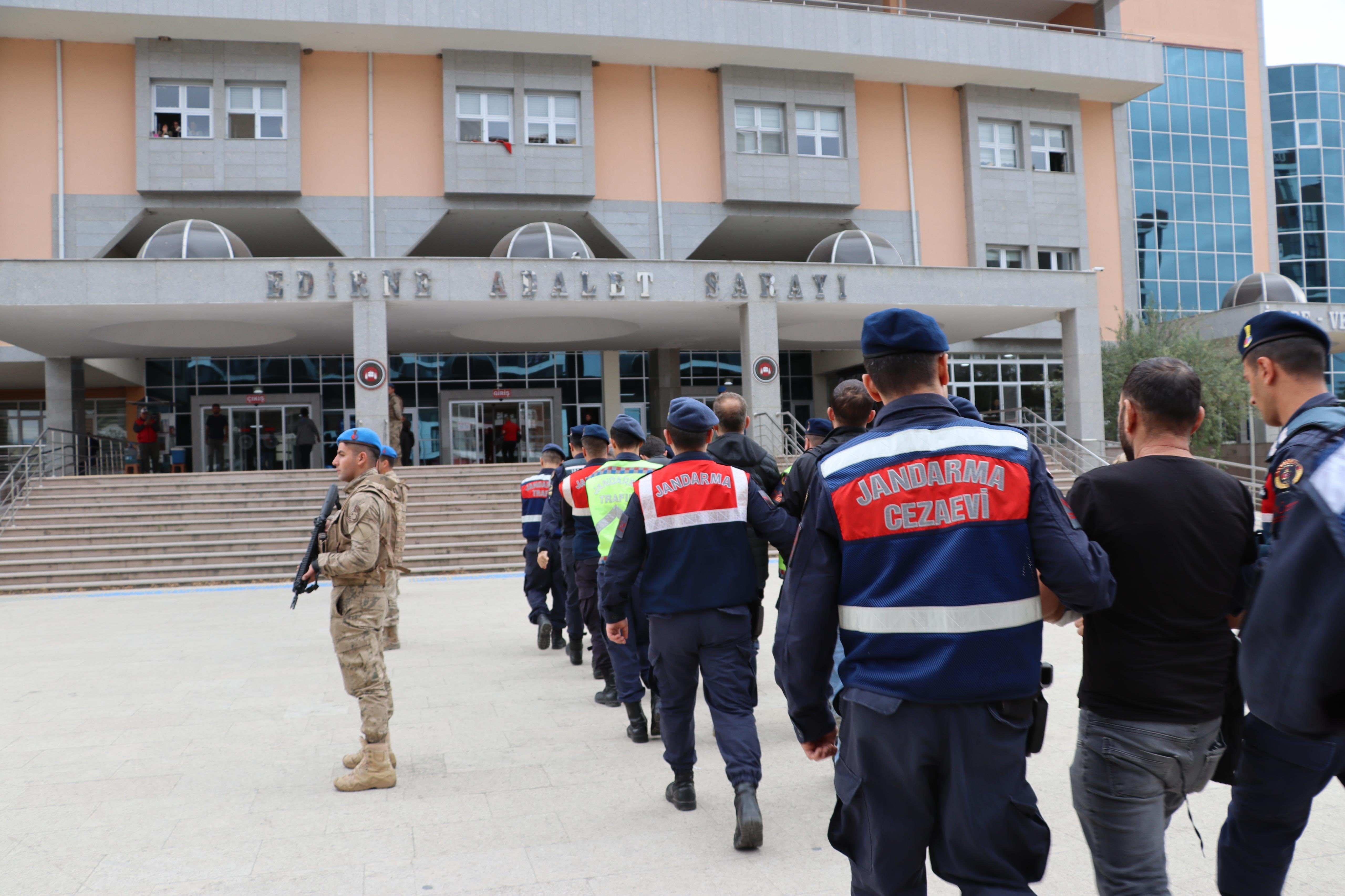 Edirne'de 3 terörist yakalandı