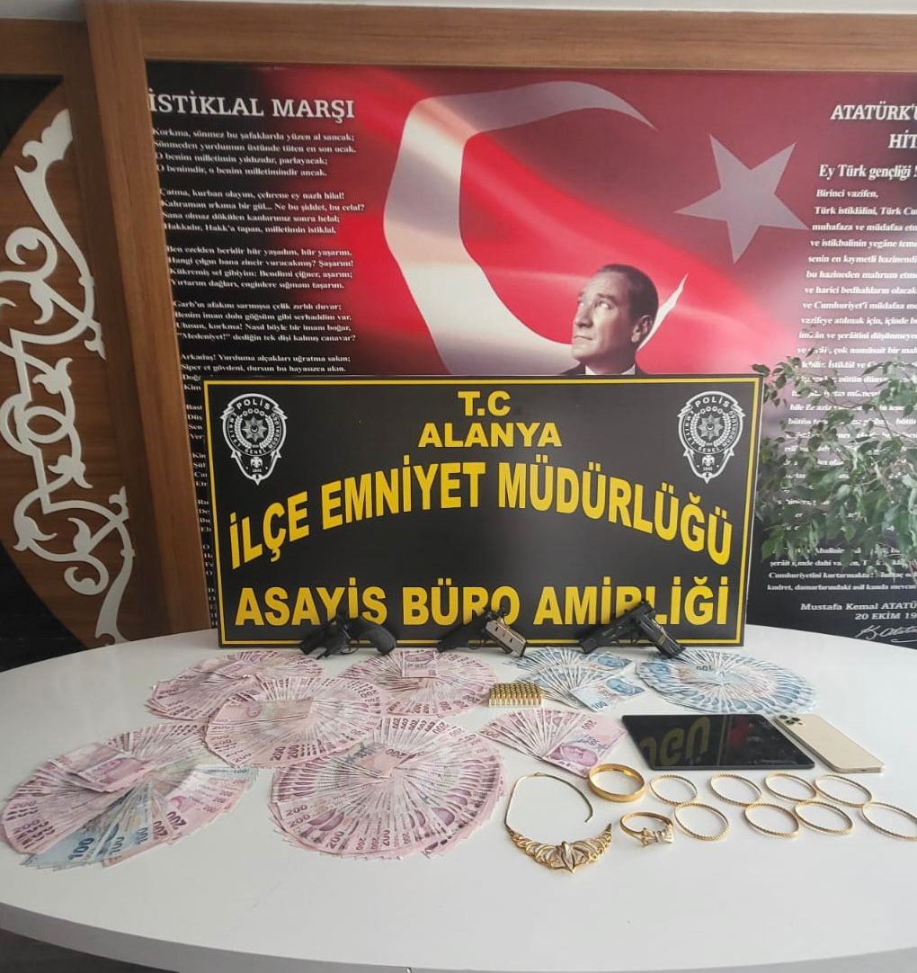 Antalya’da bir hırsız tutuklandı