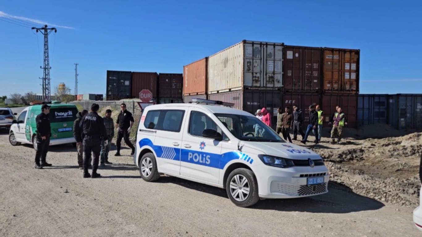 Konteynerde 10 kaçak göçmen yakalandı