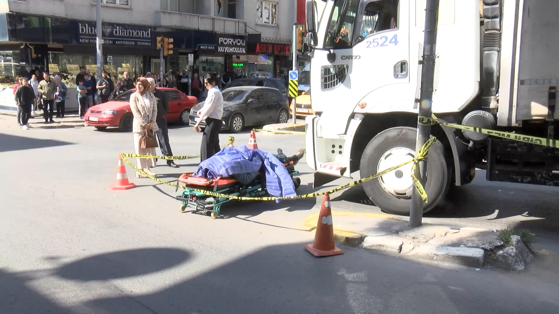 Bağcılar’da kamyonun altında kalan yaşlı adam hayatını kaybetti