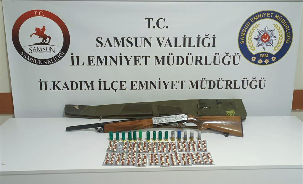 Samsun'da araçta uyuşturucu çıktı '3 gözaltı'