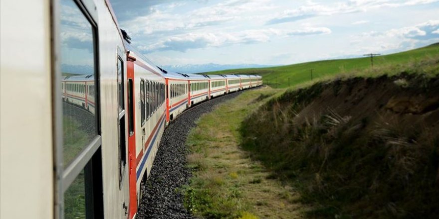 'Turistik Doğu Ekspresi' ilk seferine başlıyor